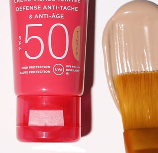 Anti-Spot & Anti-Age Defense Tinted Cream SPF50 Apivita