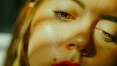 Zonnebrand voor de vette huid: hoe blijf je mat én goed beschermd?