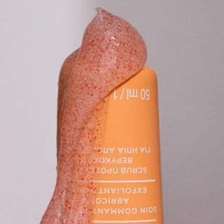 Face Scrub met Abrikozenpitolie Apivita